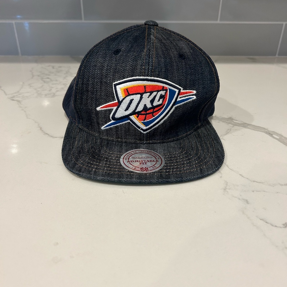 Oklahoma City Thunder Mitchell And Ness Snap Back Hat Excellent Condition